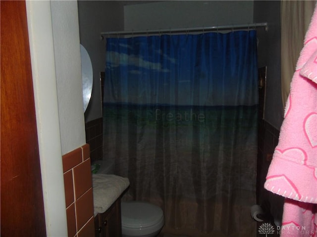 2628 Saint Charles Ave, Dayton, OH 45410 - bathroom with vanity and shower / tub combo