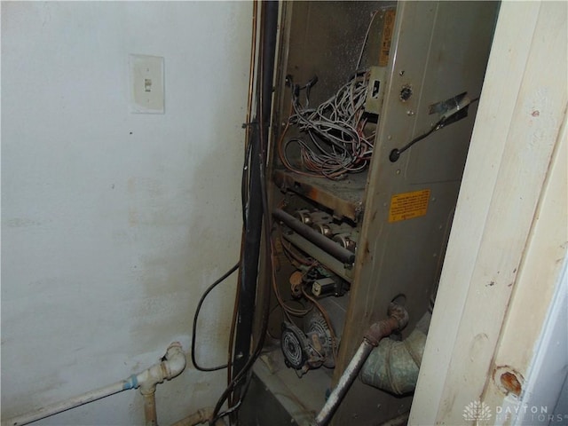 2628 Saint Charles Ave, Dayton, OH 45410 - detailed view of heating unit