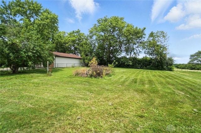 1551 W Main St, New Lebanon, OH 45345 - view of yard