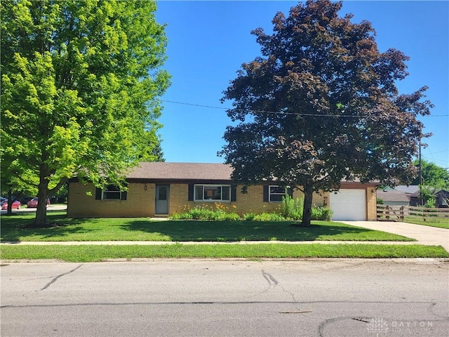 125 Mark Ln, Fairborn, OH 45324 - photo 1
