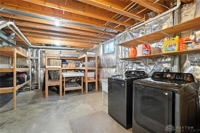 3492 King Edward Way, Beavercreek, OH 45431 - washroom featuring washing machine and clothes dryer