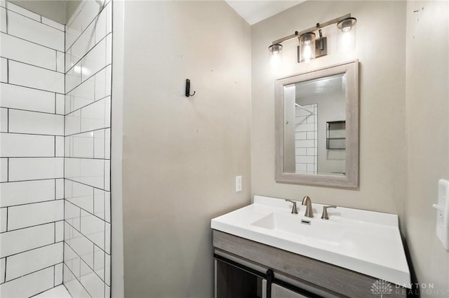 4503 Central Ave, Middletown, OH 45044 - bathroom with vanity and tiled shower