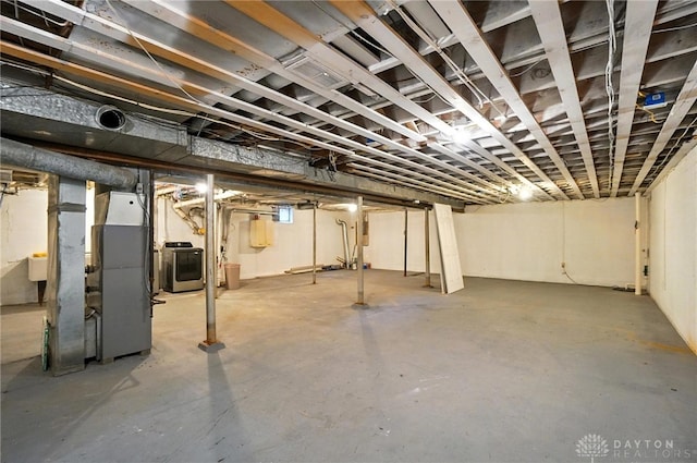 4503 Central Ave, Middletown, OH 45044 - unfinished basement with washer / clothes dryer