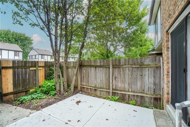 9446 Haddington Ct Unit 200, Cincinnati, OH 45251 - fenced backyard featuring a patio area