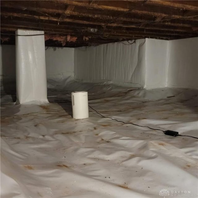 300 S Evans St, Saratoga, IN 47382 - basement with crawl space