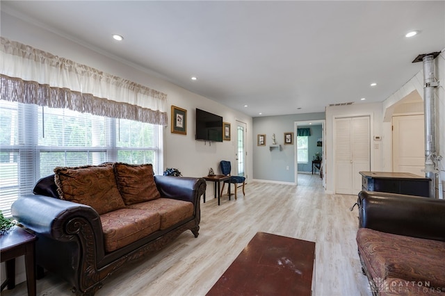 11920 State Route 725, Germantown, OH 45327 - living area featuring light wood-style flooring and recessed lighting