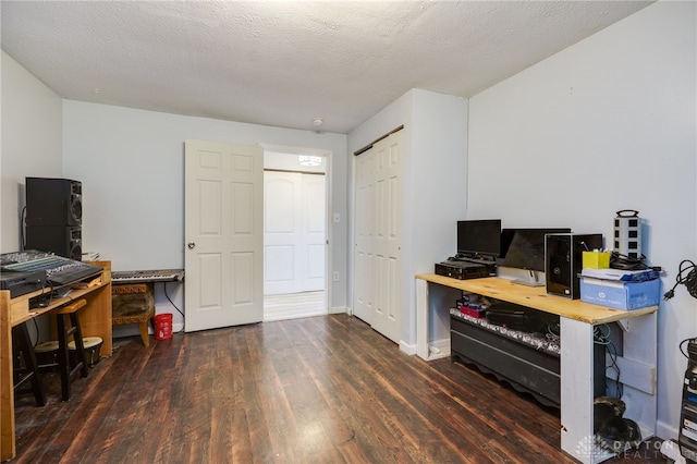 11920 State Route 725, Germantown, OH 45327 - office with wood finished floors and baseboards