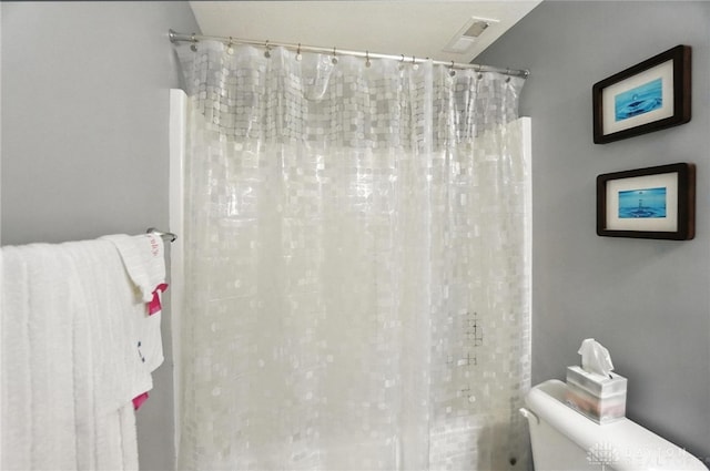 4546 Brackenview Ct, Mason, OH 45040 - bathroom with toilet and a shower with curtain