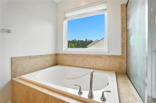 4546 Brackenview Ct, Mason, OH 45040 - bathroom featuring a garden tub