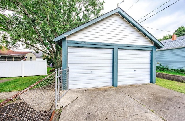 677 Ridgewood Ave, Hamilton, OH 45013 - view of detached garage
