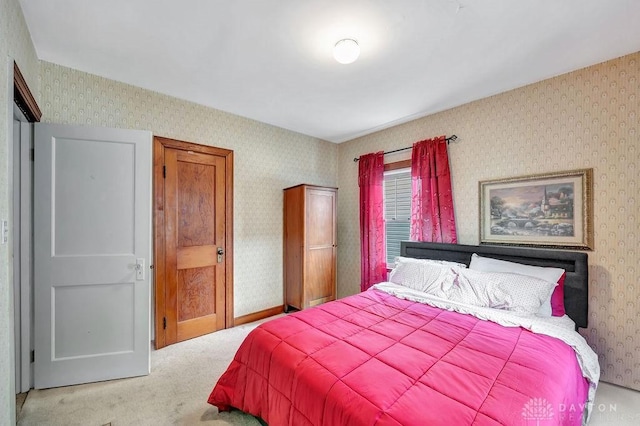 677 Ridgewood Ave, Hamilton, OH 45013 - bedroom featuring carpet and wallpapered walls