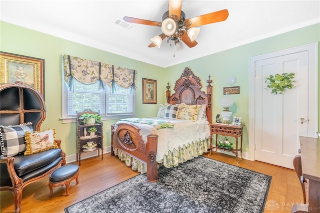 288 N King St, Xenia, OH 45385 - bedroom with wood finished floors and ceiling fan
