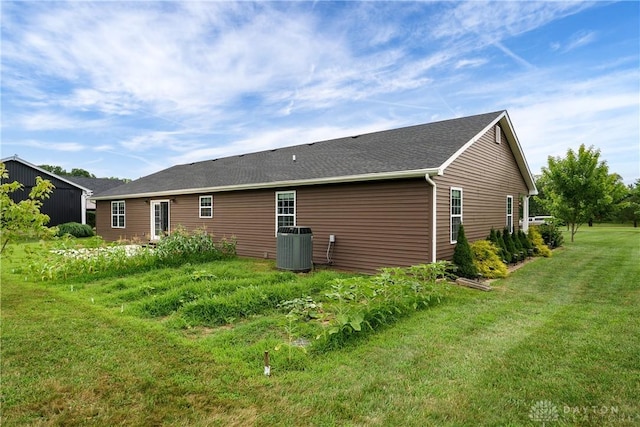 4095 N State Route 42, Waynesville, OH 45068 - back of house featuring a lawn