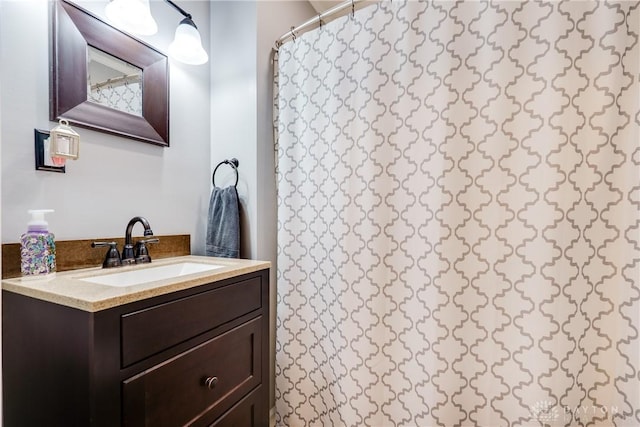 4095 N State Route 42, Waynesville, OH 45068 - full bath with vanity and a shower with shower curtain