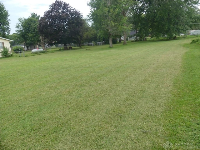 3784 Cheyenne Trl, New Jasper Twp, OH 45335 - view of yard