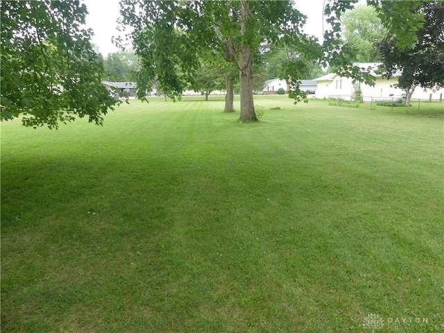 3784 Cheyenne Trl, New Jasper Twp, OH 45335 - view of yard