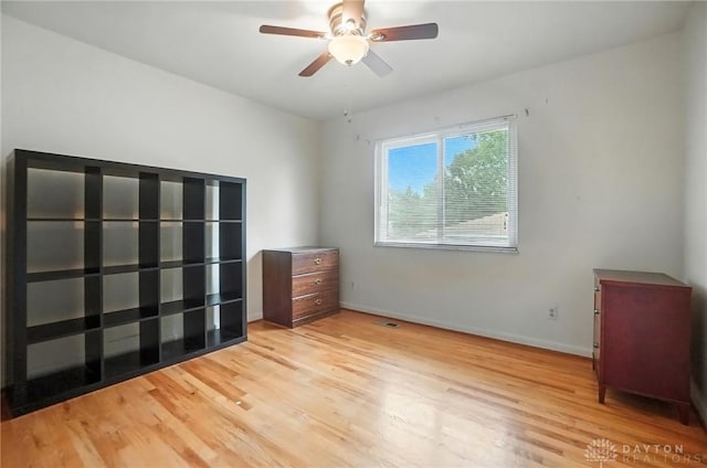 1360 Fenway Ct, Centerville, OH 45458 - unfurnished room with wood finished floors and a ceiling fan