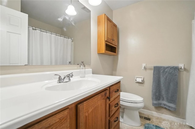 1360 Fenway Ct, Centerville, OH 45458 - bathroom featuring vanity, tile patterned flooring, and a shower with curtain