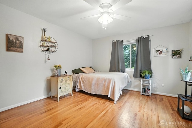 1360 Fenway Ct, Centerville, OH 45458 - bedroom featuring light wood-style flooring and a ceiling fan