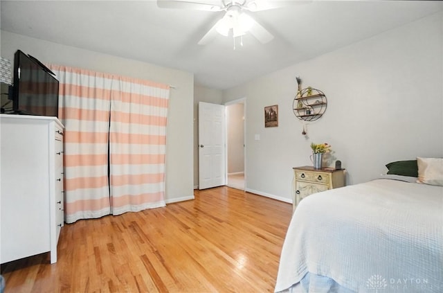 1360 Fenway Ct, Centerville, OH 45458 - bedroom with light wood finished floors and a ceiling fan