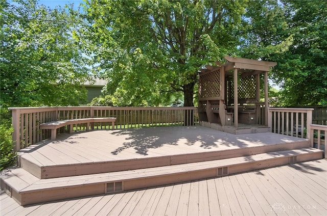 1572 Frontier Ct, Dayton, OH 45458 - view of deck