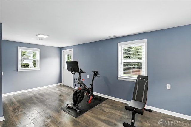 2594 Laura Ln, Norwood, OH 45212 - workout area with wood finished floors and baseboards