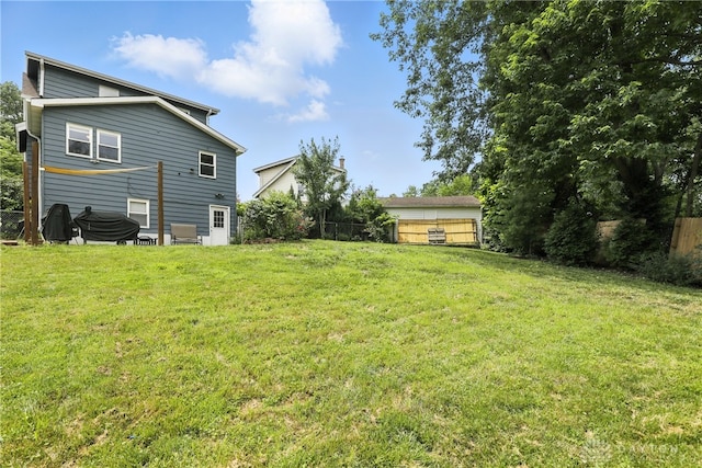 2594 Laura Ln, Norwood, OH 45212 - view of yard