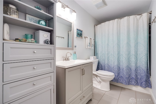 1817 El Camino Dr, Xenia, OH 45385 - full bathroom featuring tile patterned floors, vanity, and a shower with curtain