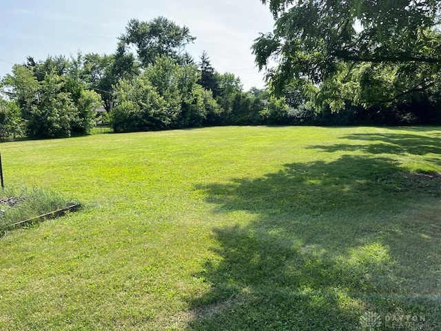 5747 N Springboro Pike, Dayton, OH 45449 - view of grassy yard