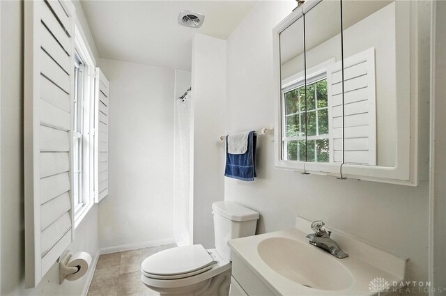 3811 Berryleaf Ct, Dayton, OH 45424 - full bath with vanity and a shower with curtain
