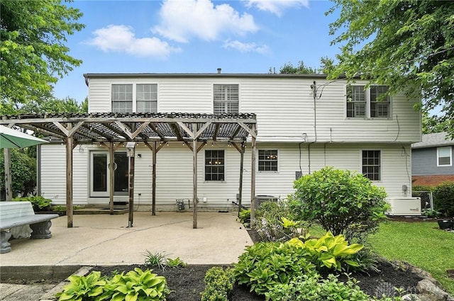 3811 Berryleaf Ct, Dayton, OH 45424 - back of house with a pergola and a patio area