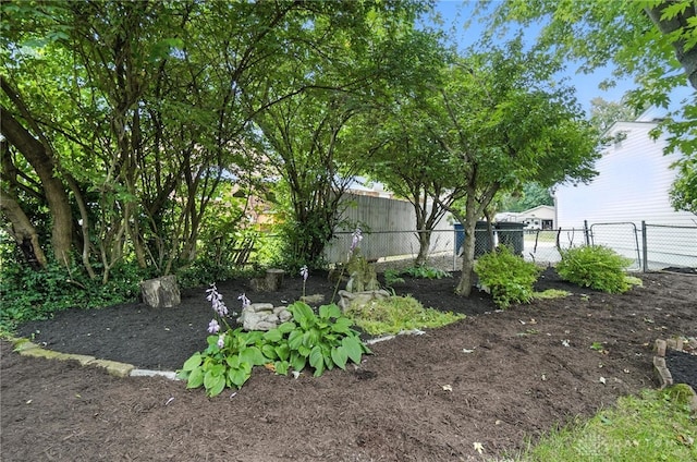 3811 Berryleaf Ct, Dayton, OH 45424 - view of yard