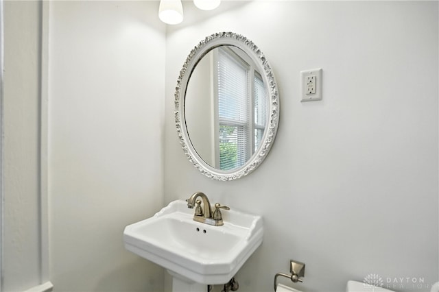 7336 Maple Ave, Cincinnati, OH 45231 - bathroom with a sink and toilet