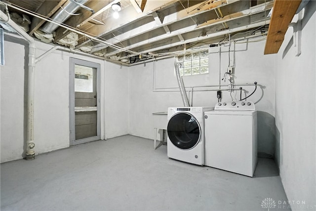 7336 Maple Ave, Cincinnati, OH 45231 - washroom featuring separate washer and dryer