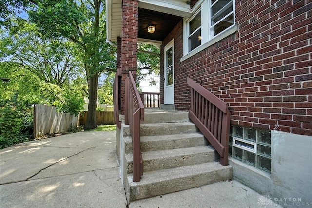 7336 Maple Ave, Cincinnati, OH 45231 - view of exterior entry with brick siding