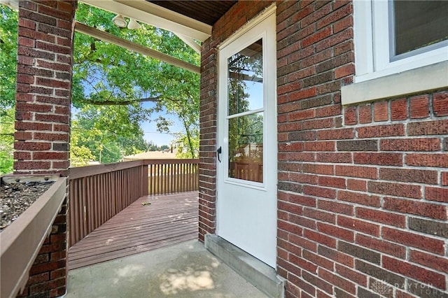 7336 Maple Ave, Cincinnati, OH 45231 - entrance to property with brick siding