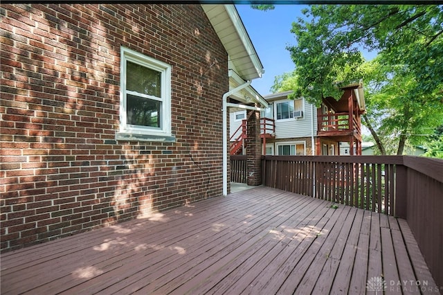 7336 Maple Ave, Cincinnati, OH 45231 - view of wooden terrace