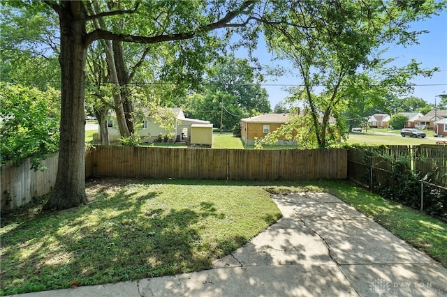 7336 Maple Ave, Cincinnati, OH 45231 - fenced yard with a residential view