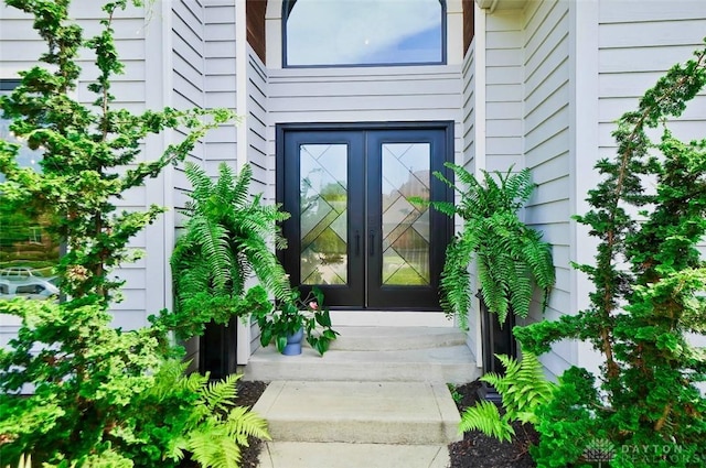 525 Heatherwoode Cir, Springboro, OH 45066 - view of exterior entry featuring french doors