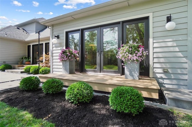 525 Heatherwoode Cir, Springboro, OH 45066 - entrance to property featuring french doors