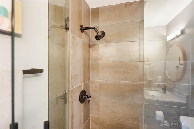 525 Heatherwoode Cir, Springboro, OH 45066 - full bathroom with a stall shower