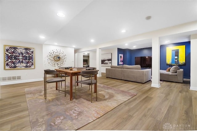 525 Heatherwoode Cir, Springboro, OH 45066 - dining area featuring light wood-style flooring and recessed lighting