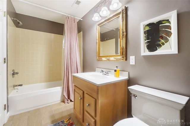 525 Heatherwoode Cir, Springboro, OH 45066 - bathroom with shower / tub combo with curtain and vanity