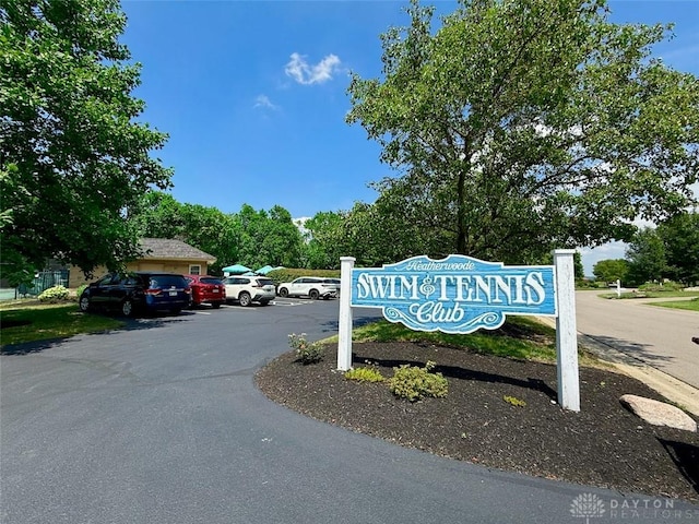 525 Heatherwoode Cir, Springboro, OH 45066 - community / neighborhood sign with uncovered parking