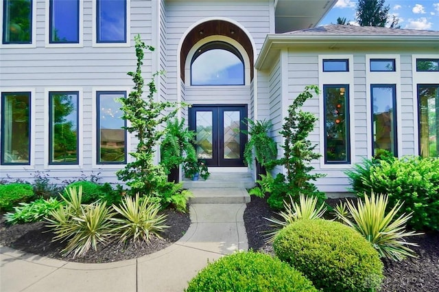 525 Heatherwoode Cir, Springboro, OH 45066 - entrance to property featuring french doors