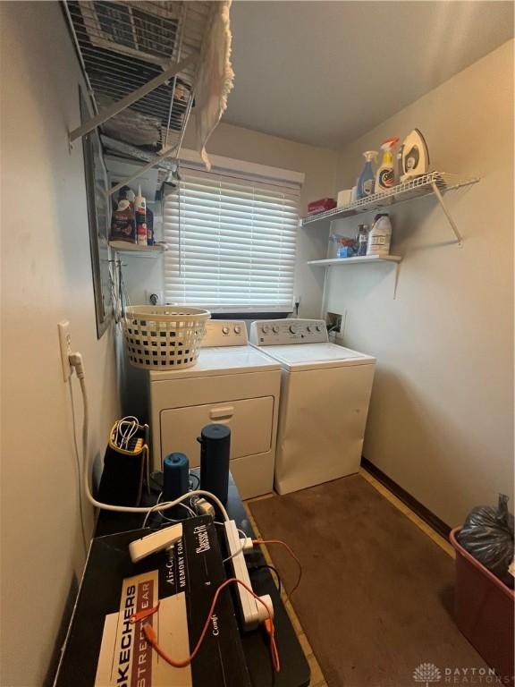 4220 Pleasanton Rd, Englewood, OH 45322 - laundry area with independent washer and dryer and carpet