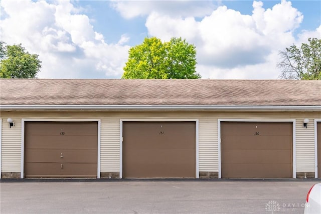 6600 Green Branch Dr Unit 5, Dayton, OH 45459 - view of garage