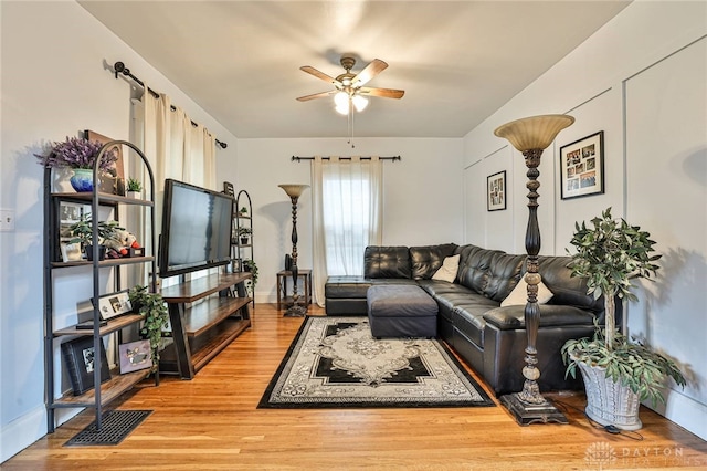 15 Harrison St, Middletown, OH 45042 - living area with ceiling fan and light wood-type flooring
