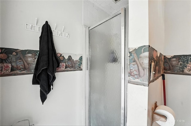 116 Elm St, Franklin, OH 45005 - bathroom with a shower stall
