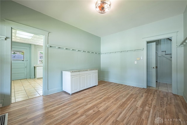 19 Mckinley St, Middletown, OH 45042 - spare room featuring light wood-style floors